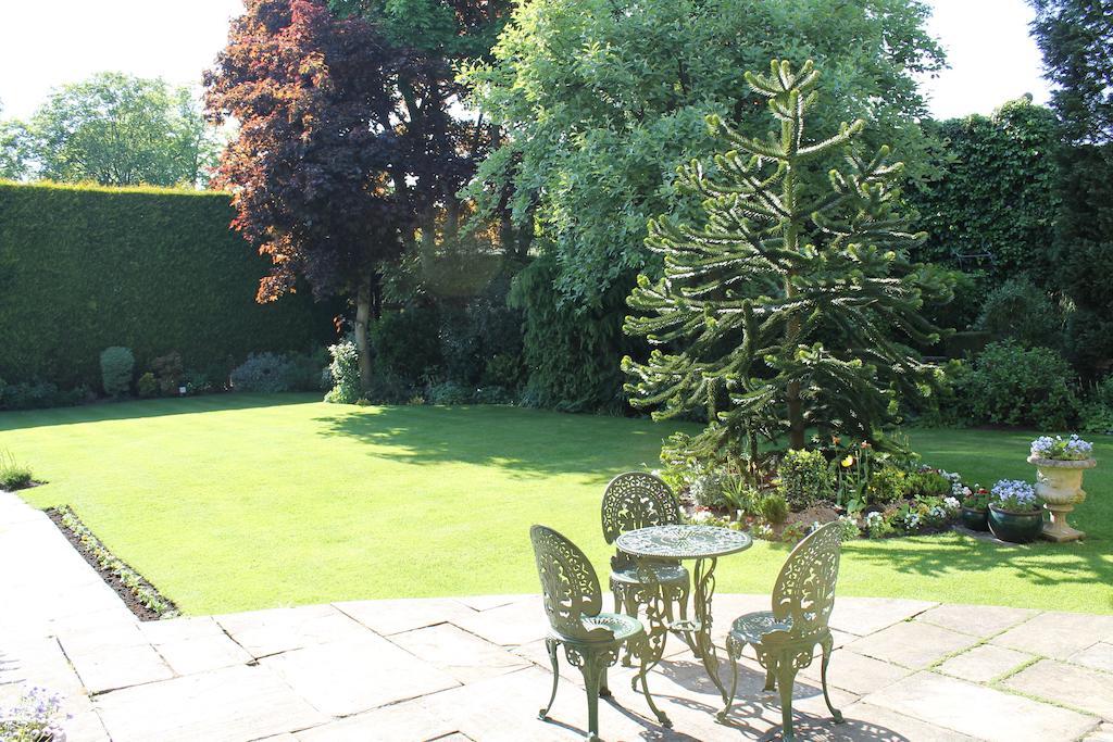 Oakwood Hall Hotel Bingley Extérieur photo